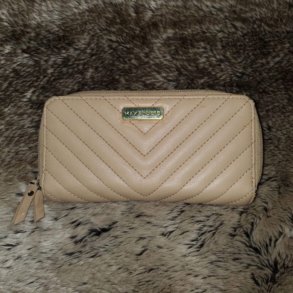 Max studio card wallet